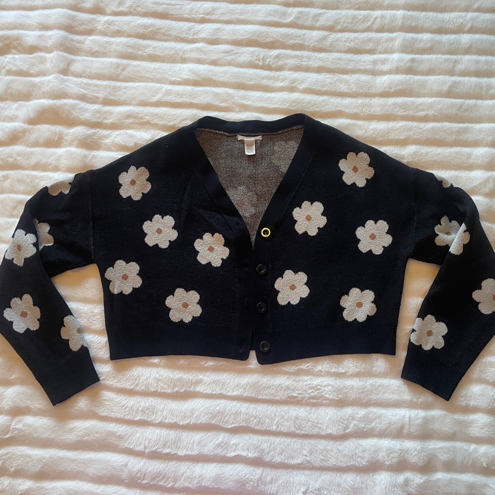 Daisy flower cropped cardigan sweater